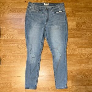 Denizen from Levi's Light Blue Skinny Jeans